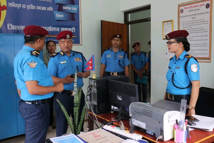 कोशी प्रदेश प्रहरी प्रमुख कार्कीले जिल्ला प्रहरी कार्यालय, सुनसरीको निरीक्षण गर्नुभएको छ