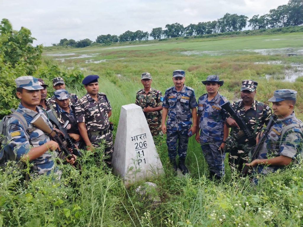 सशस्त्र प्रहरी र भारतीय एसएसबीको संयुक्त गस्ती